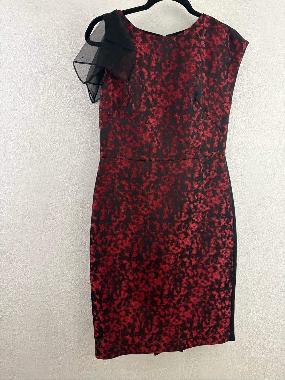 Anne Klein Red Black Unique Asymmetrical Sleeve Ruffle Sheath Dress size 2